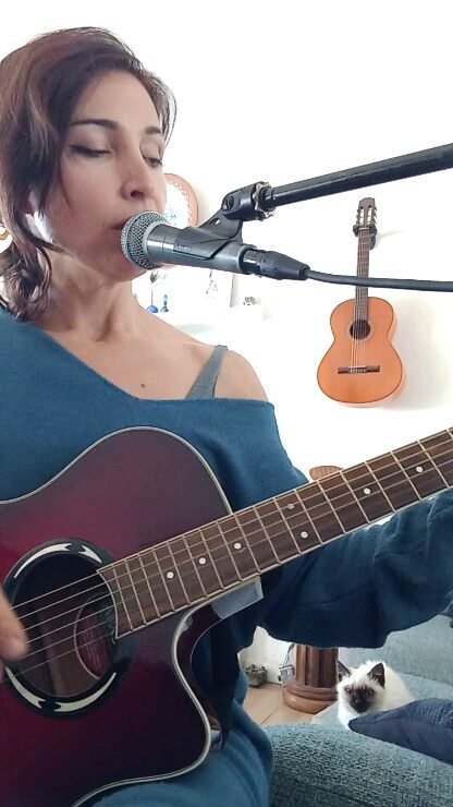 Instagram post from lisafrassi_official. This post is in position 4.