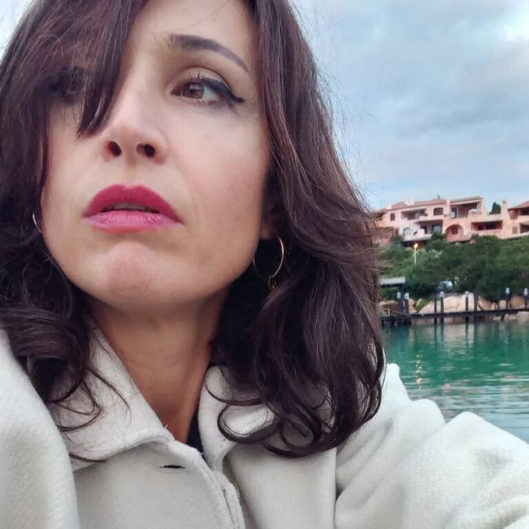 Instagram post from lisafrassi_official. This post is in position 1.