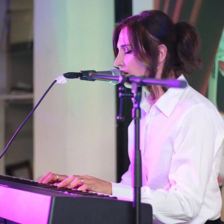 Instagram post from lisafrassi_official. This post is in position 2.